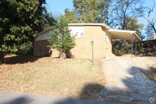 Building Photo - 3 Bedroom, 1.5 Bath!  New on the Market an... Rental