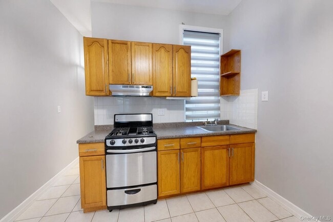 Photo - 7-87 Woodward Ave Unit 2L