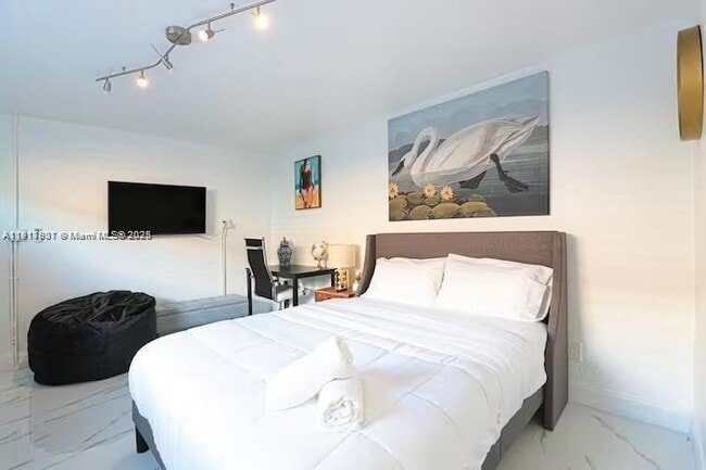 Photo - 1100 NE 1st Ave.