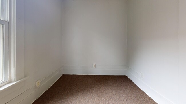 Photo - 1137 7th St NW