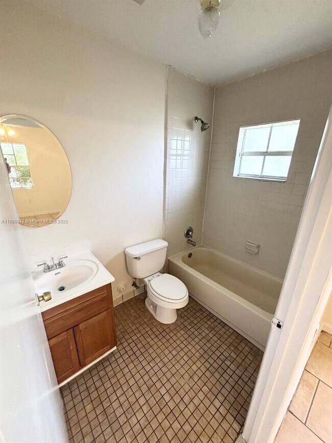 Photo - 10621 SW 170th Terrace Unidad 10621