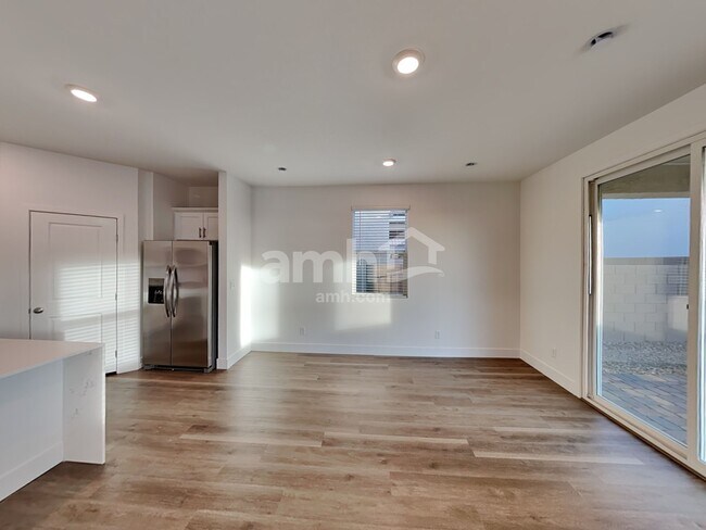 Photo - 4594 Camden Bridge St