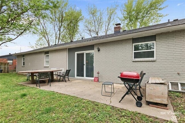 Photo - 405 SW 10th St