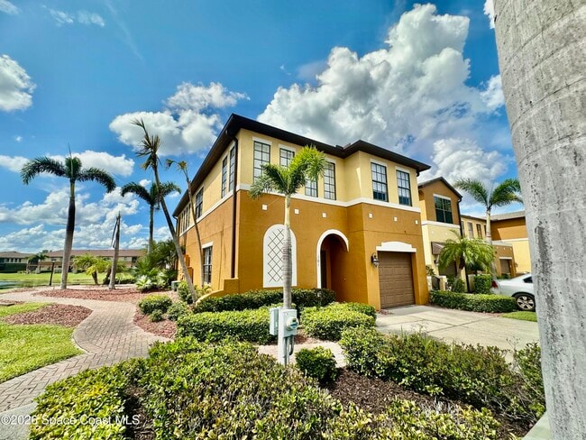 1310 Lara Cir
