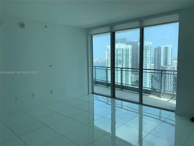 Photo - 90 SW 3rd St Unidad 3610