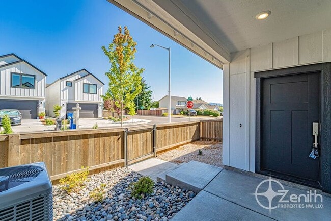 Photo - 16323 NE 21st St