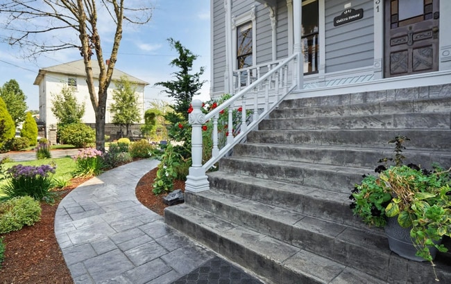 Photo - 331 SE Montgomery St