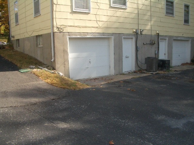 Photo - Midtown Duplex close to KU Med and 39th Street Shops and Entertainment
