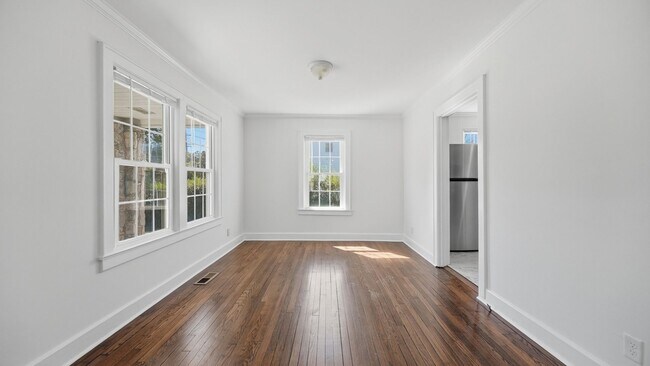 Photo - 3 bedroom White Oak home available NOW!