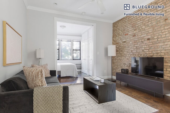 Photo - 290 W 12th St Unidad SI FL2-ID1555