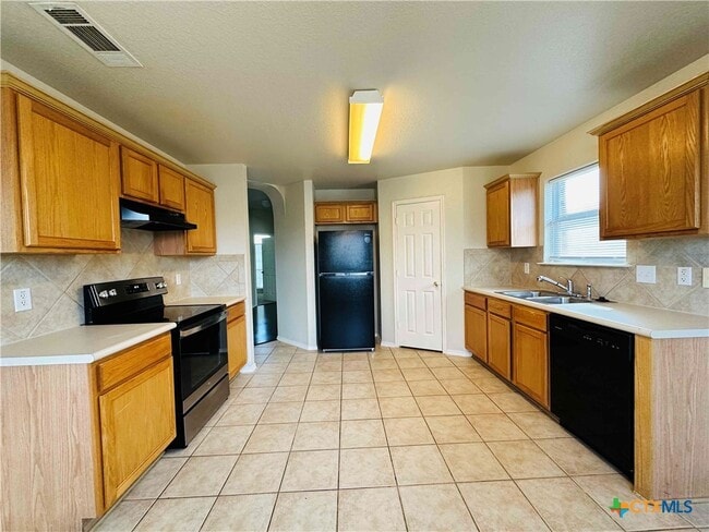 Photo - 1601 Schottische Ln