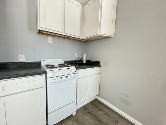 Photo - 183 Loudon Rd Unit 1