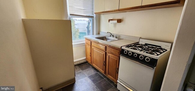 Photo - 33 S York Rd Unit 2A