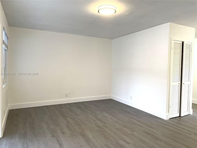 Photo - 601 S 19th Ave Unidad 7