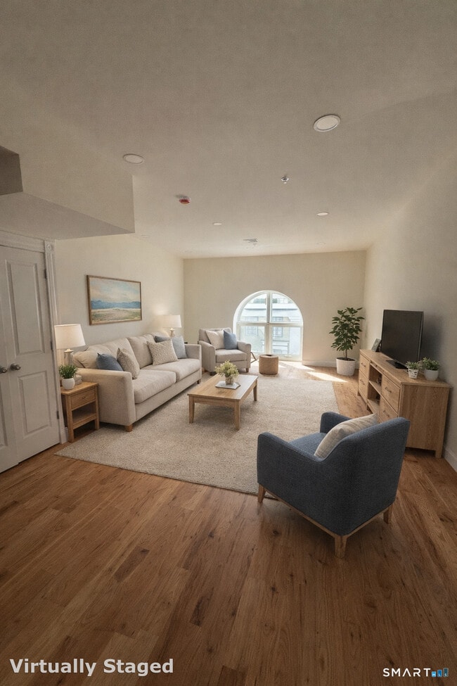 Photo - 157 Green St Unit 1B