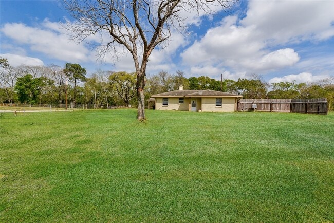 Building Photo - 16326 Cypress Bend Dr Rental