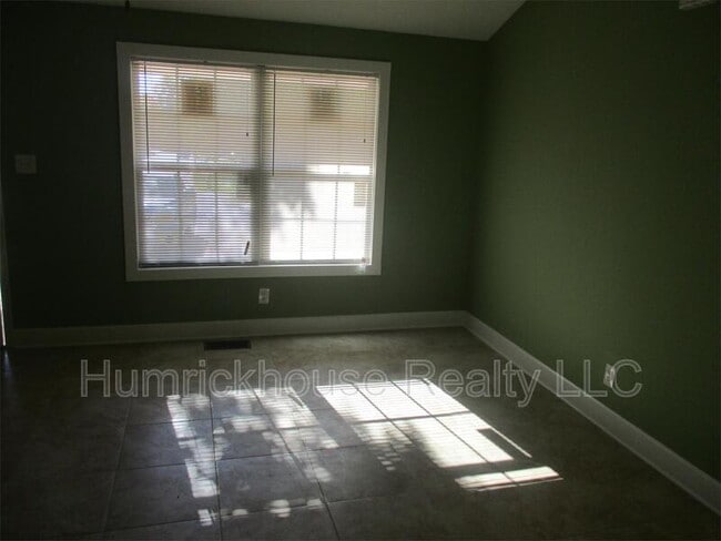 Photo - 1725 Longleaf Dr