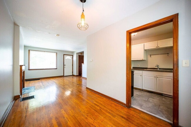 Photo - 213 E Hudson St