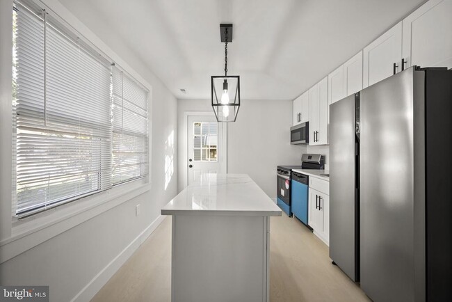 Photo - 821 S Woodlynn Rd