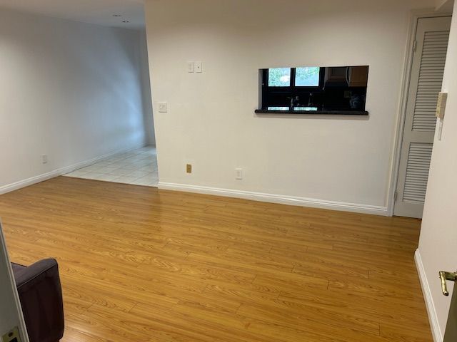 Photo - 4000 W Victory Blvd