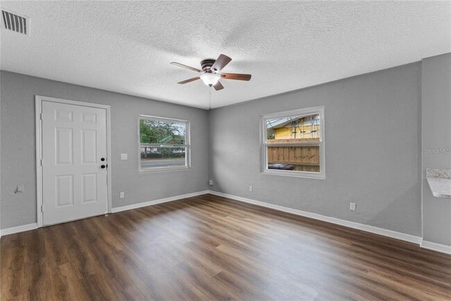 Photo - 2441 S Mills Ave