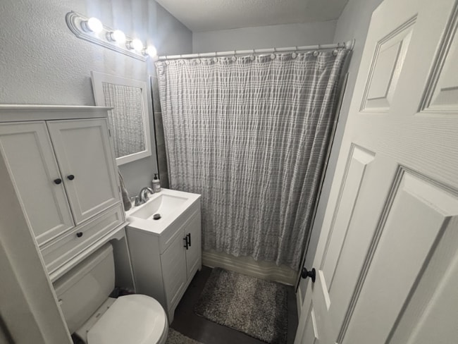 Photo - 151 Manganese St