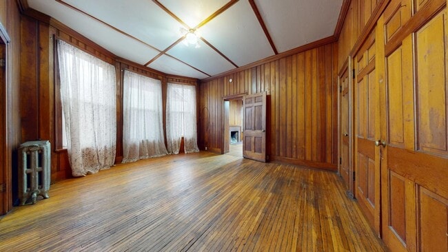 Photo - Huge House with Garage!