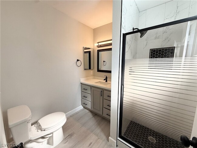 Photo - 325 Greenfield Ln