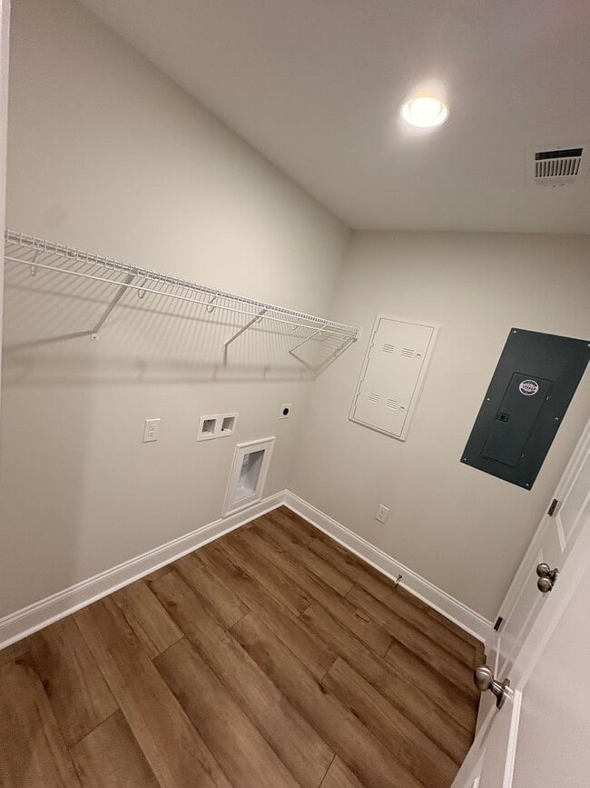 Photo - 104 Alva Ct Unit 104 Alva Court