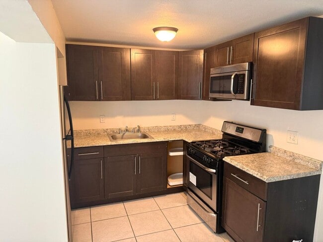Building Photo - 5698 Gramercy Dr Rental