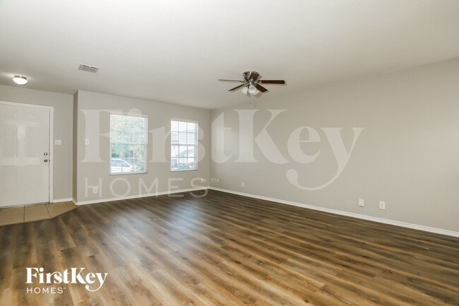 Photo - 1442 Frio Run