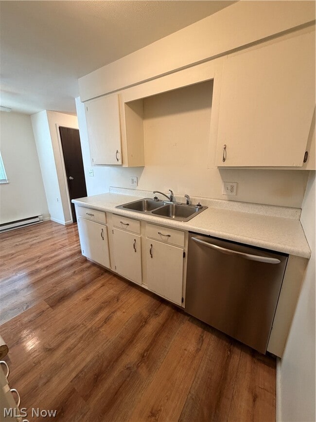 Photo - 193 Rose Ave Unit A