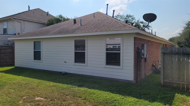 Building Photo - 7211 Foxwalk Ln