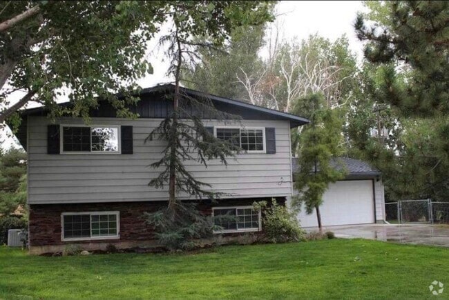 Building Photo - 620 Fletcher Dr Rental