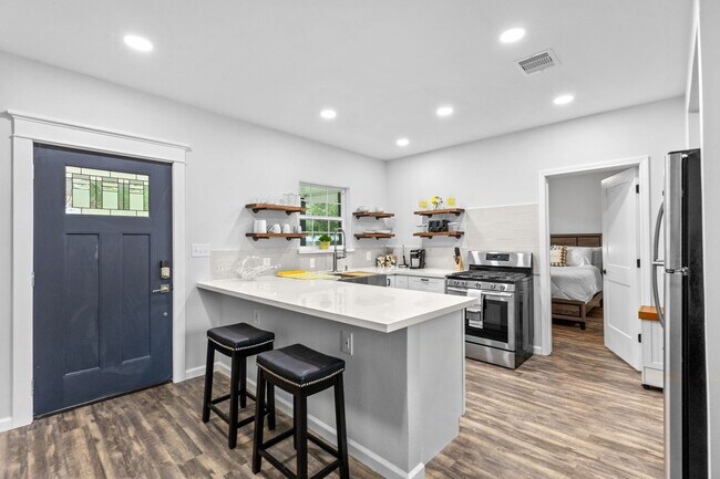Photo - 412 Waco Ave