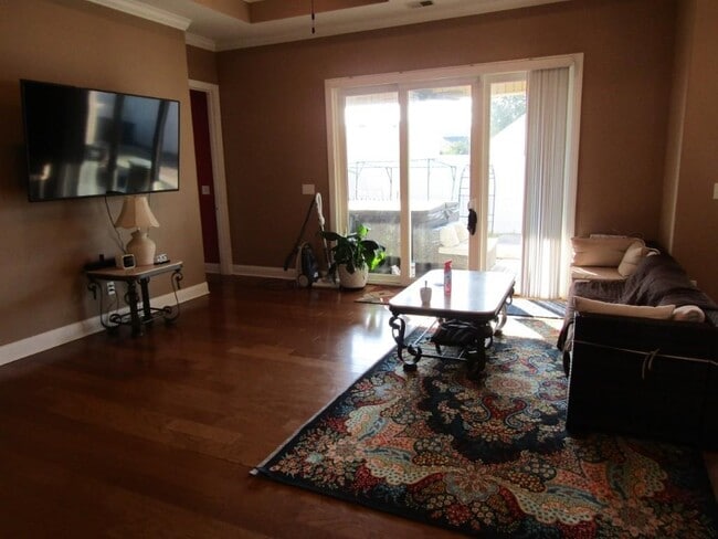 Photo - 308 Glenridge Dr