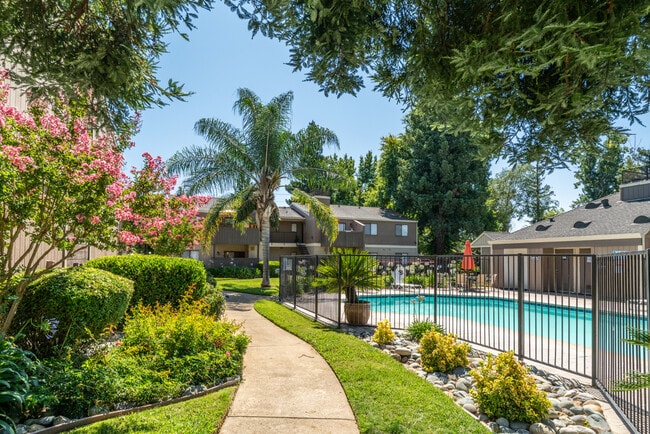 Building Photo - Hastings Ranch Rental