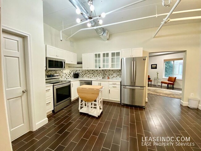Photo - 2141 Wisconsin Ave NW Unit #D2