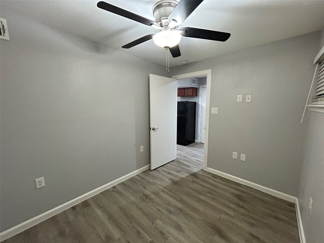 Building Photo - 2807 Beauchamp St Unit 6