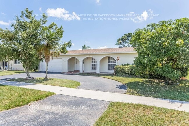 Photo - 8830 Johnson St