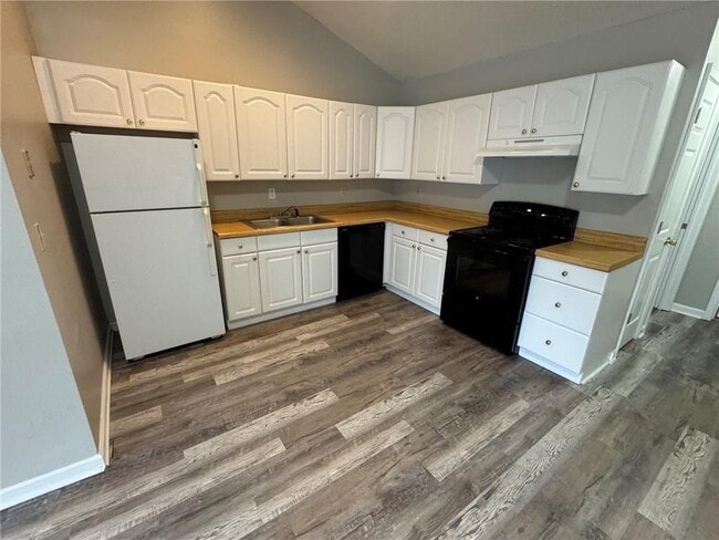 Photo - 211 Mineral Springs Rd N