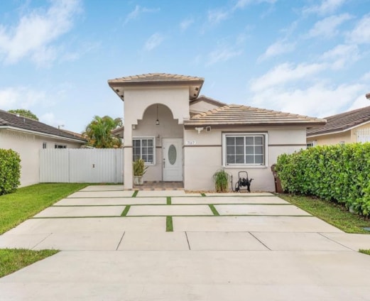 Building Photo - 7117 W 30th Ln