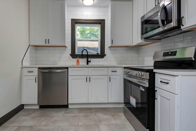 Photo - 1328 S Florence Ave