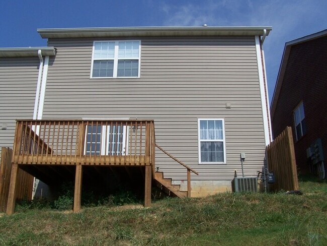 Photo - 3 bed, 2 bath, 2 car garage townhouse w/ bonus room in West Knoxville