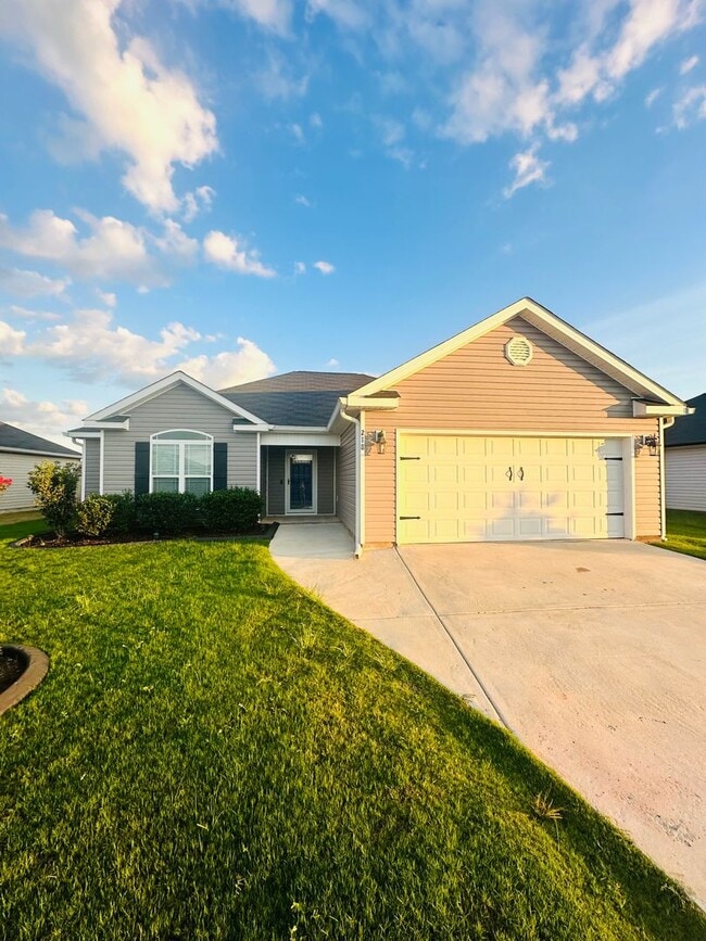 Building Photo - Adorable 3 bed 2 bath in Prime Location!