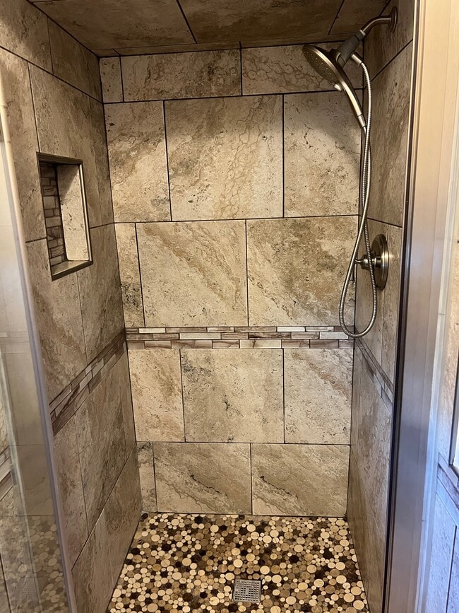 Baño principal - 11013 N Brauer Ave