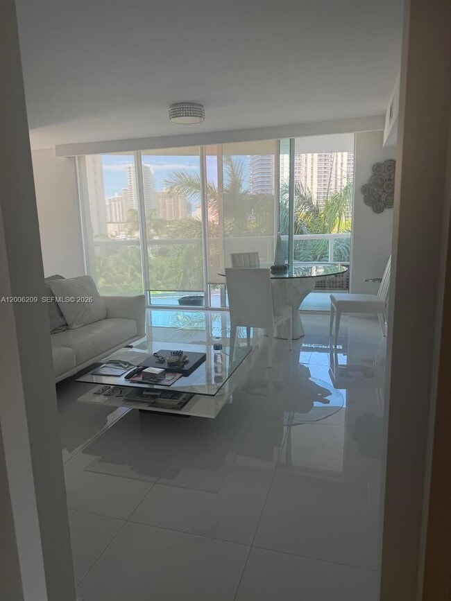 Building Photo - 19400 Turnberry Way Unit 331