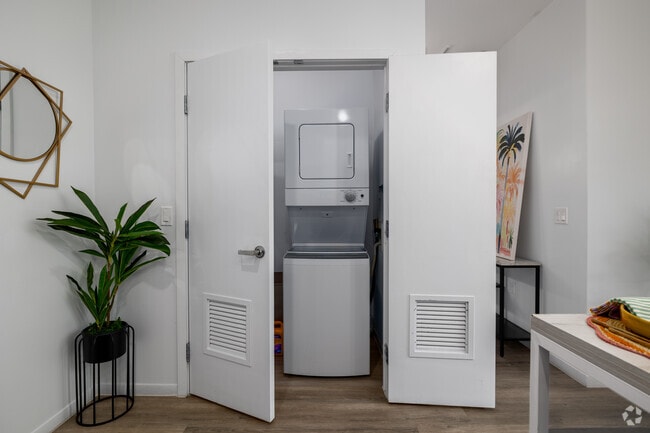3BR, 2BA - 1,016SF - In-Unit Laundry