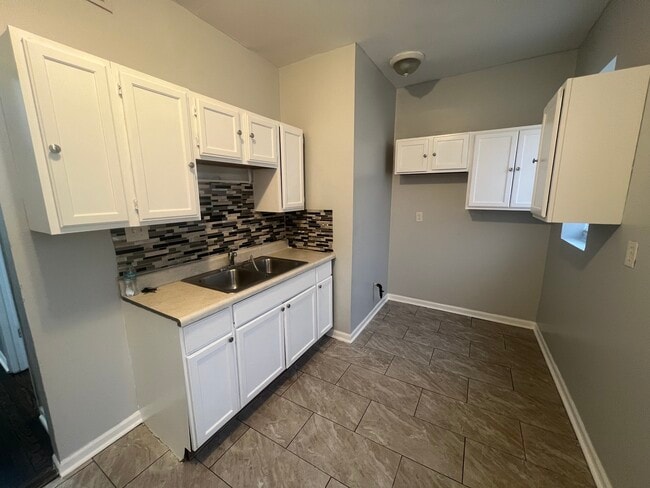 Photo - 7147 S Woodlawn Ave Unidad 3N