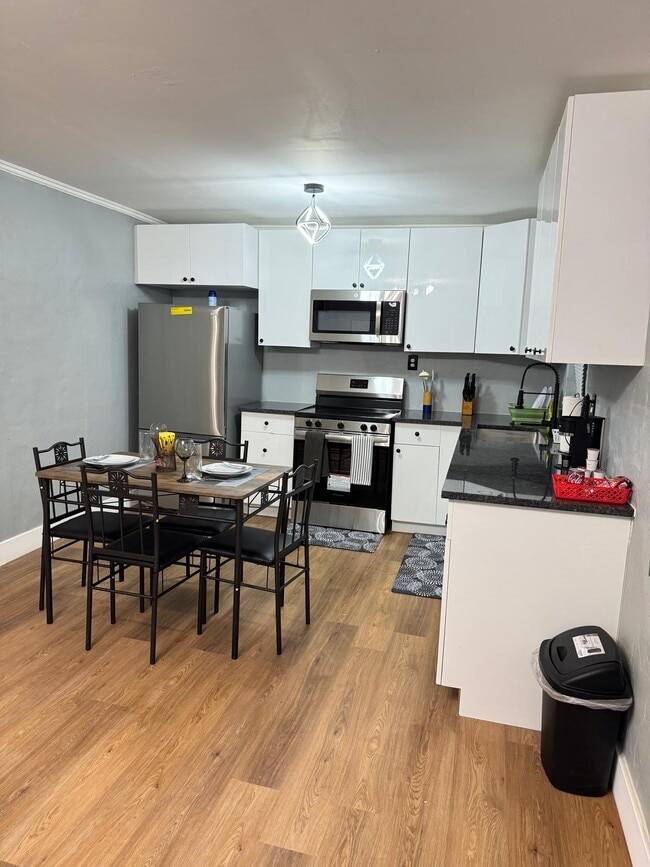 Building Photo - 414 N 60th Way Unit 414 N 60th Way Apt #1
